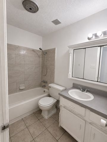 5410 Kings Manor Drive, Lake Dallas, TX 75065