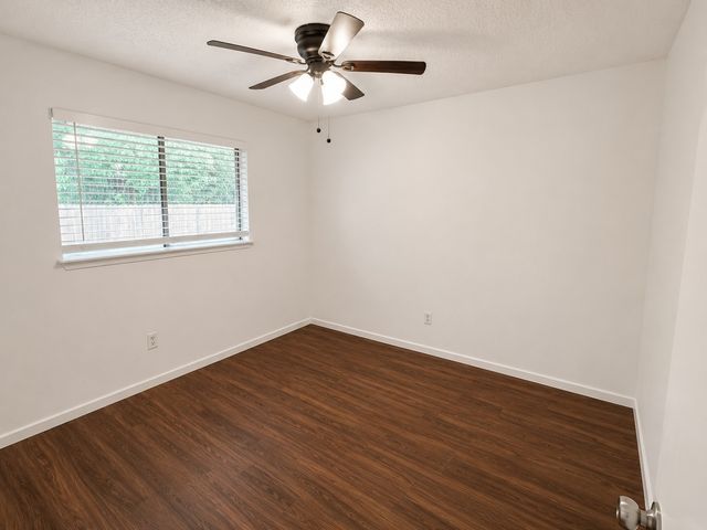 5410 Kings Manor Drive, Lake Dallas, TX 75065