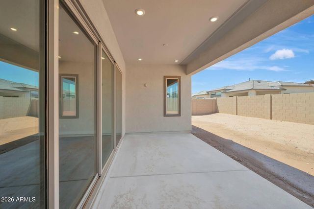 698 W RIDGE Road, Apache Junction, AZ 85120