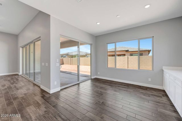 698 W RIDGE Road, Apache Junction, AZ 85120