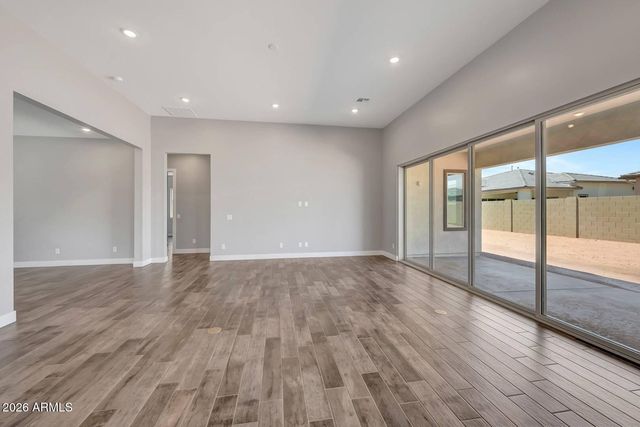 698 W RIDGE Road, Apache Junction, AZ 85120