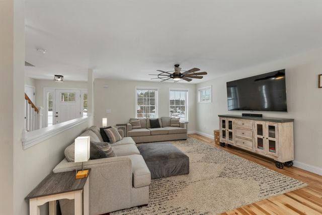 135 Smoke Street, Barrington, NH 03825