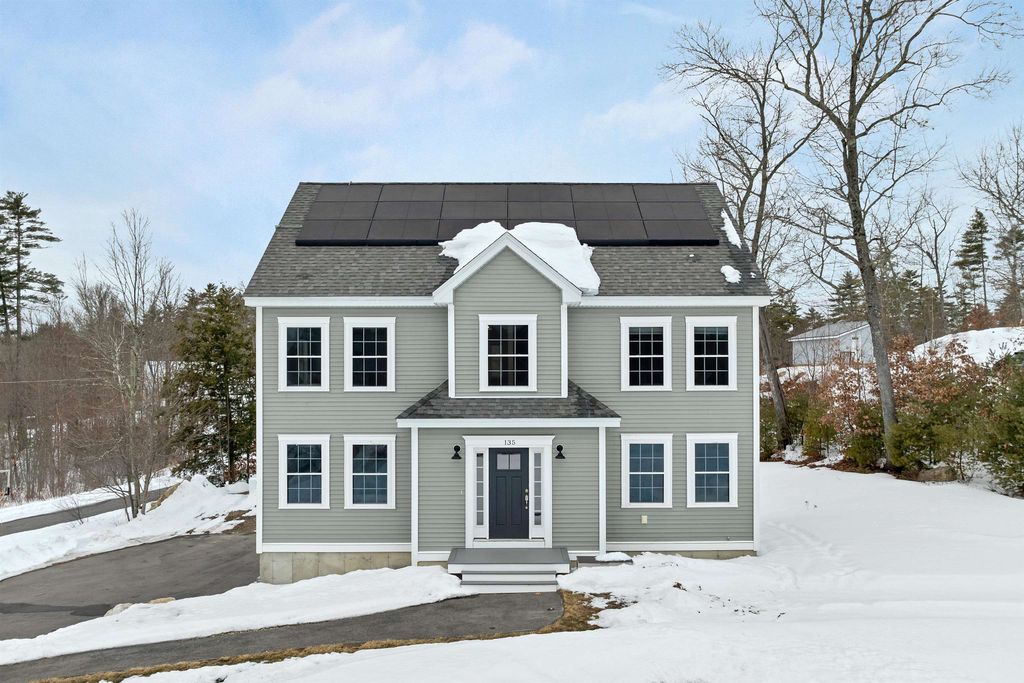 135 Smoke Street, Barrington, NH 03825