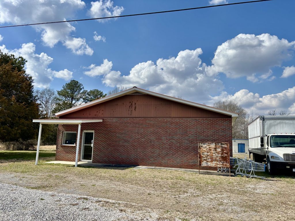 64 Buck St, Manchester, TN 37355