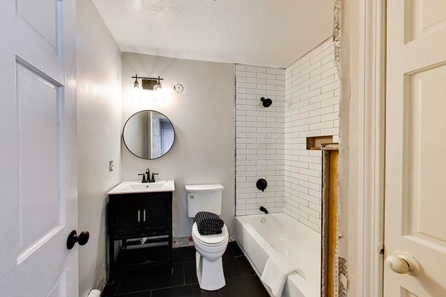14 Hull St, Quincy, MA 02169