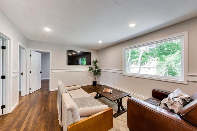 14 Hull St, Quincy, MA 02169