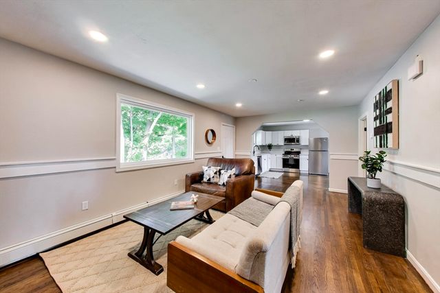 14 Hull St, Quincy, MA 02169