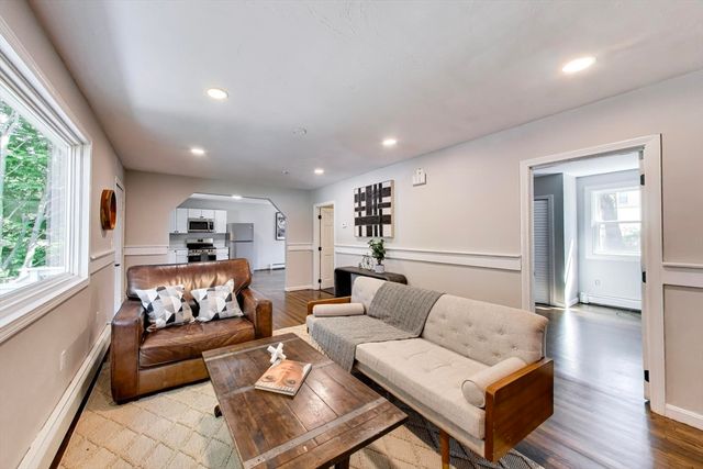 14 Hull St, Quincy, MA 02169