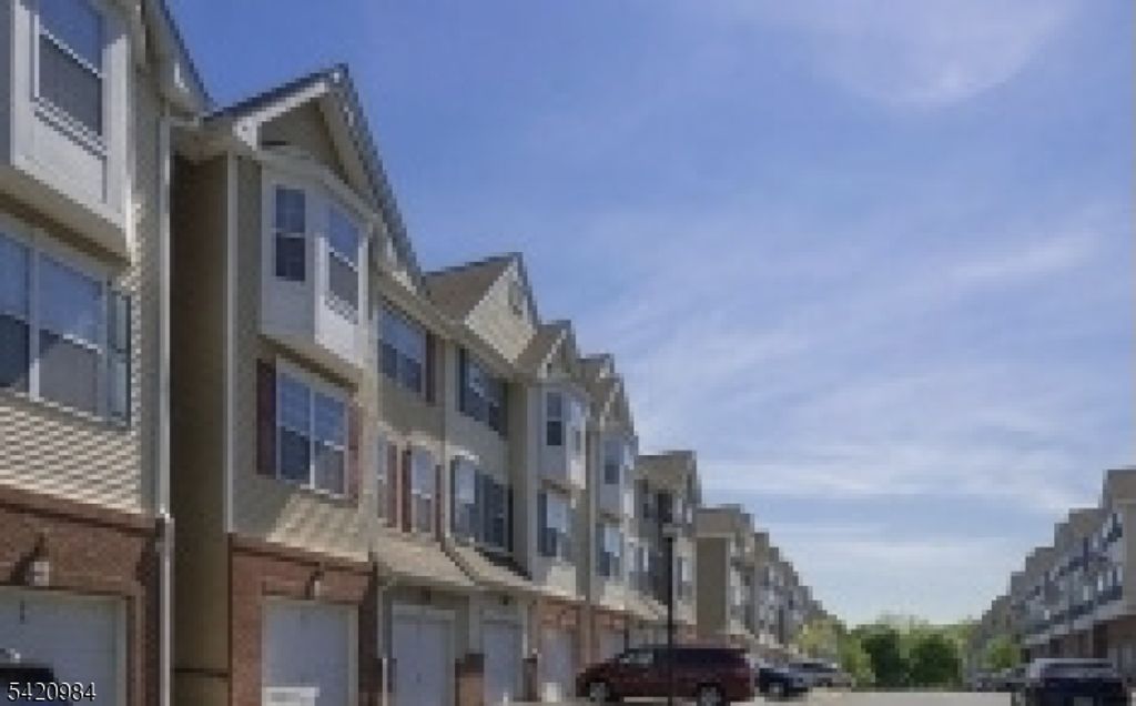 77 Conover Ter, Lebanon Boro, NJ 08833