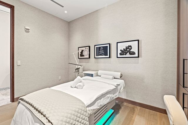 682 Atlantic Ave 39J, Boston, MA 02111