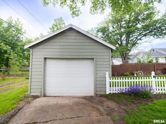 1430 FISHER Street, Pekin, IL 61554