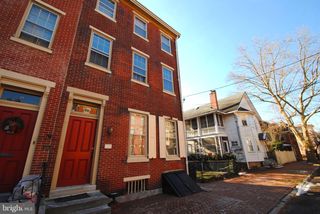 30 W UNION ST, Burlington, NJ 08016