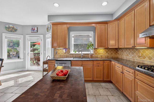 11 Dorian Way, Campbell Hall, NY 10916