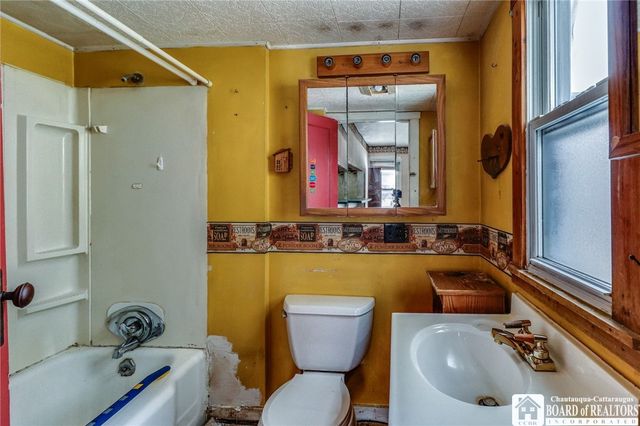 4626 South Gravel Road, Shelby, NY 14103