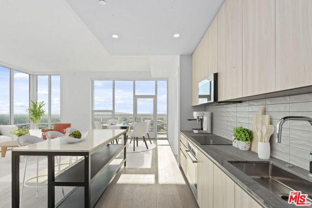 230 W Olympic Boulevard 4705, Los Angeles, CA 90015