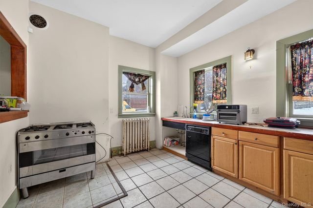 58 Leroy Place, Newburgh, NY 12550