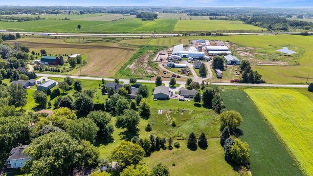 2460 Mink Ranch ROAD, Port Washington, WI 53074