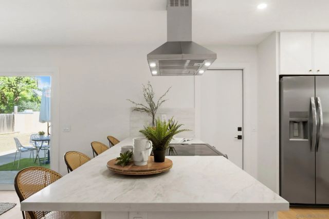 646 Barsby St, Vista, CA 92084