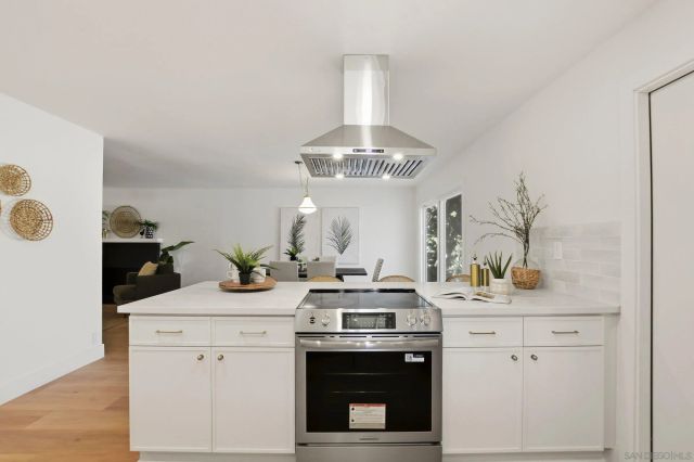 646 Barsby St, Vista, CA 92084