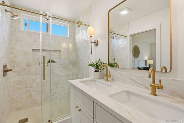 646 Barsby St, Vista, CA 92084