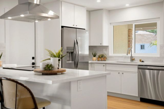 646 Barsby St, Vista, CA 92084