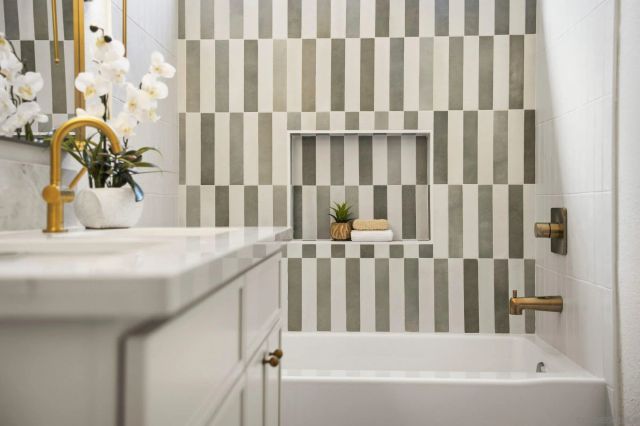 646 Barsby St, Vista, CA 92084