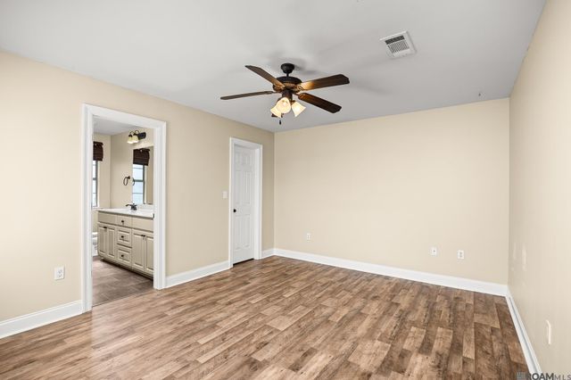 11319 Peggy St, St Amant, LA 70774