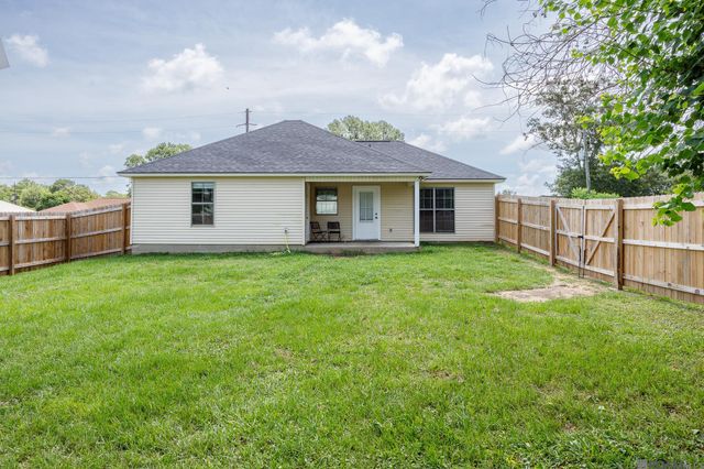11319 Peggy St, St Amant, LA 70774