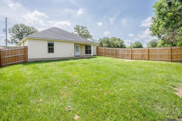 11319 Peggy St, St Amant, LA 70774