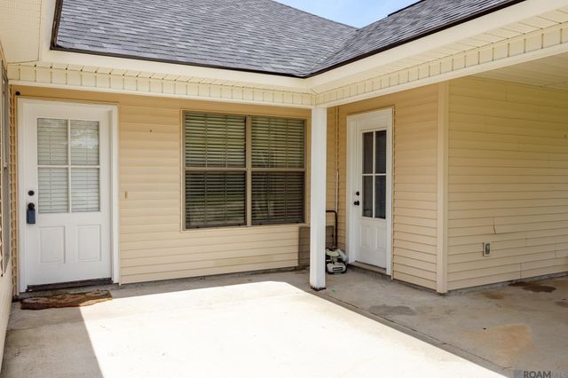 11319 Peggy St, St Amant, LA 70774