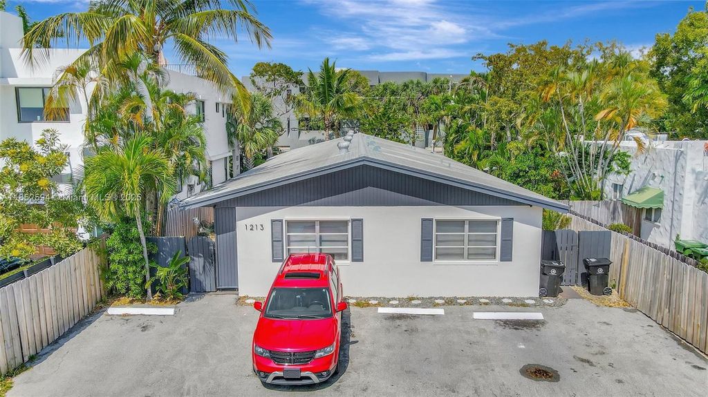 1213 SE 1st St, Fort Lauderdale, FL 33301