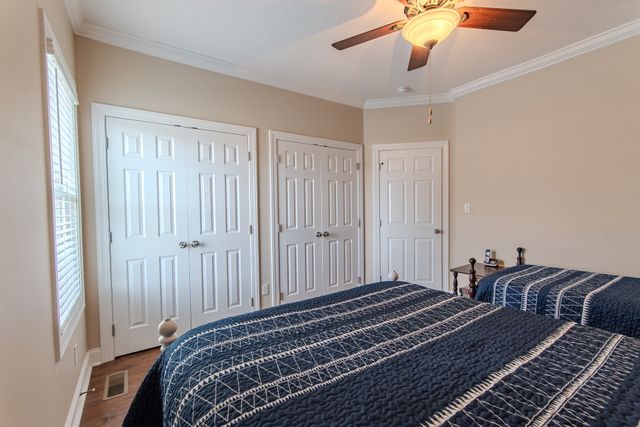 1040 Whites Creek Ln, Decaturville, TN 38329