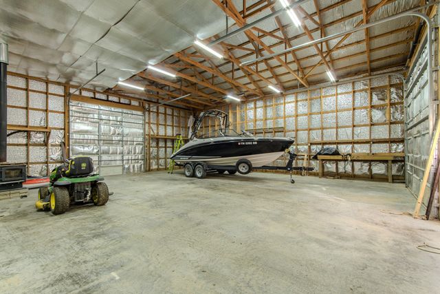 1040 Whites Creek Ln, Decaturville, TN 38329