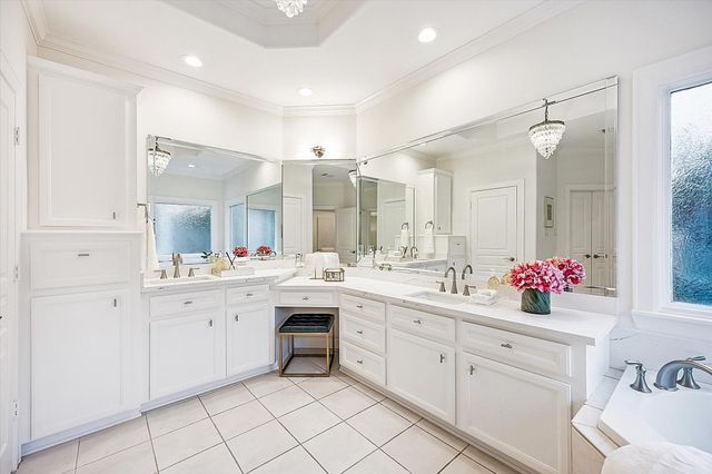 3925 Arnold Street, West University Place, TX 77005