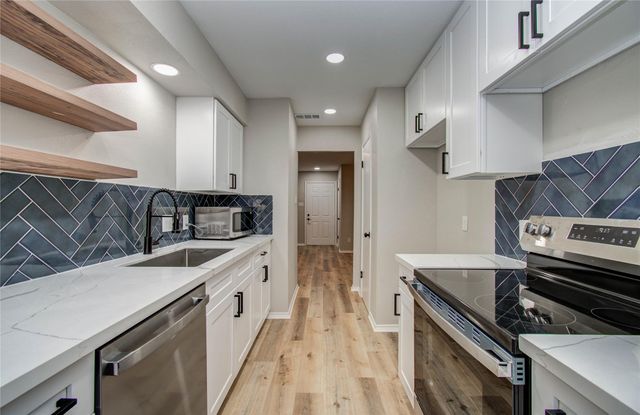 1147 Country Place Drive, Houston, TX 77079