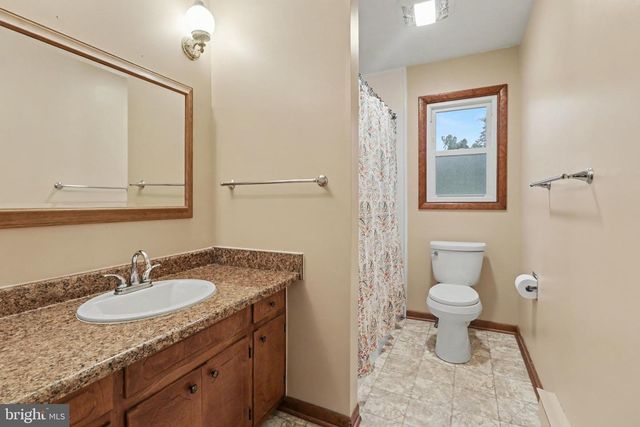 465 LOCUST ST, Halifax, PA 17032