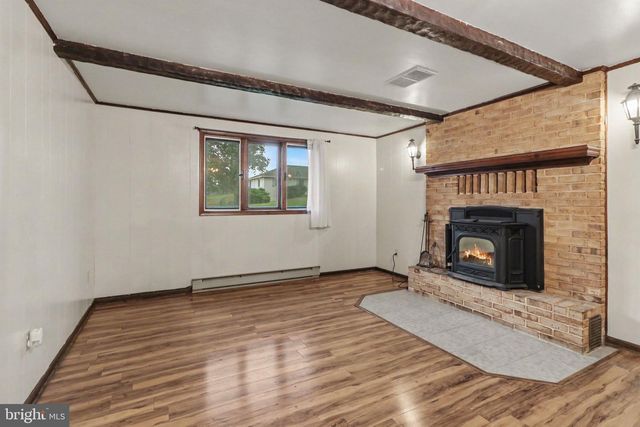 465 LOCUST ST, Halifax, PA 17032