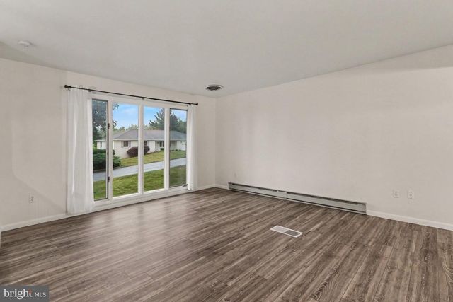465 LOCUST ST, Halifax, PA 17032