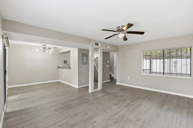 207 SW 6TH AVENUE, Gainesville, FL 32601