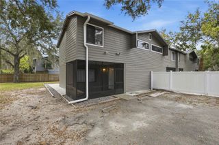 207 SW 6TH AVENUE, Gainesville, FL 32601
