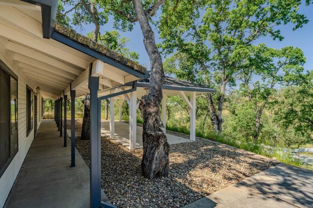 7065 Cassidy Rd, Valley Springs, CA 95252
