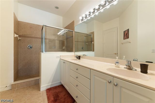 6011 Jonathans Bay CIR 402, Fort Myers, FL 33908