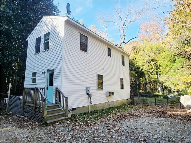 2060 Bells LN, Hayes, VA 23072