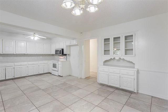 9817 Grimsbey Court, Oklahoma City, OK 73159