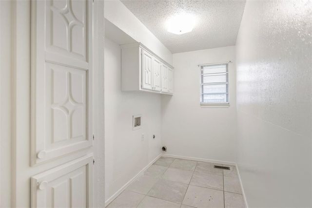 9817 Grimsbey Court, Oklahoma City, OK 73159