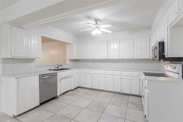 9817 Grimsbey Court, Oklahoma City, OK 73159