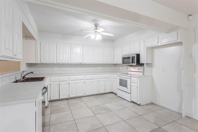 9817 Grimsbey Court, Oklahoma City, OK 73159