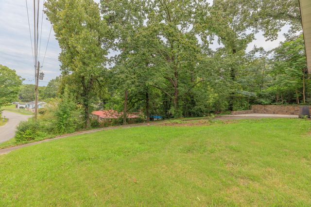 419 Fleetwood Drive, Rossville, GA 30741