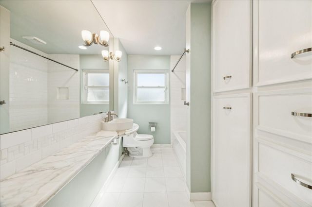 2103 Wakefield Drive, Houston, TX 77018