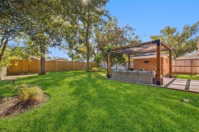 2103 Wakefield Drive, Houston, TX 77018